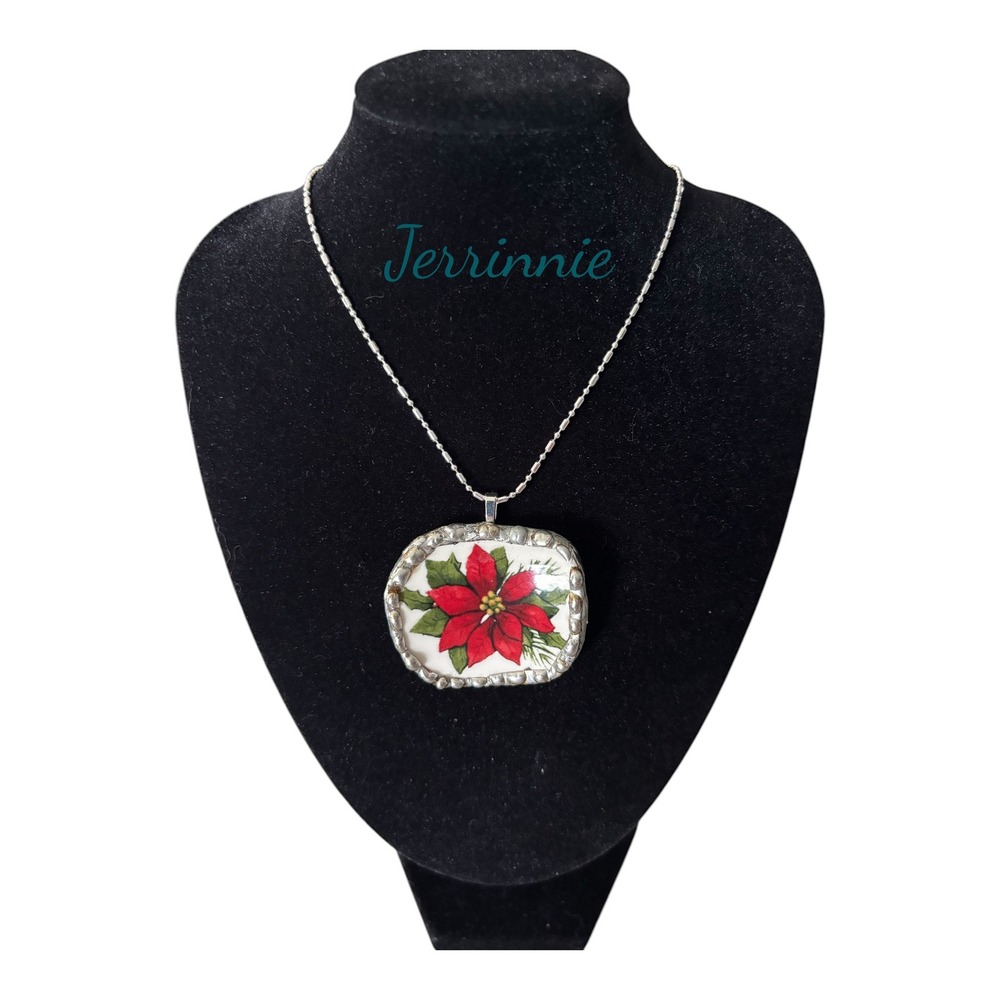 Handmade Broken China Poinsettia Pendant Necklace Silver Tone 26 Inch Chain